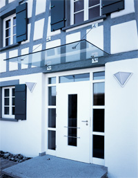 Vordach aus Glas